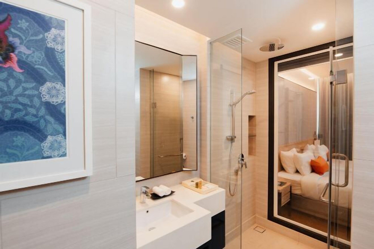Bathroom 18