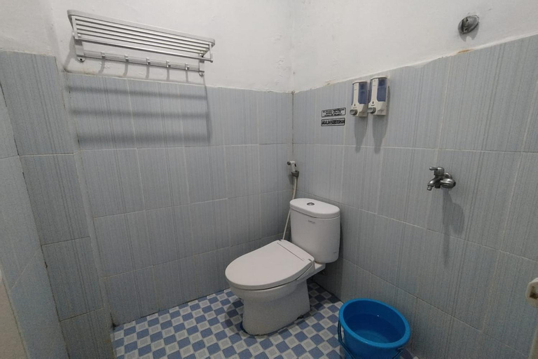 Bathroom 11