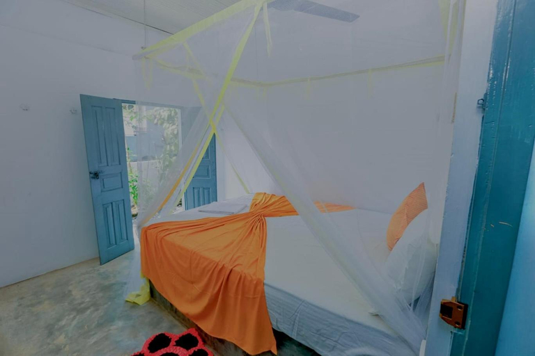 Bedroom 2, Kumudu Holiday Home, Dickwella