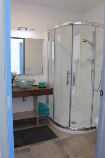 Bathroom, Pukeatua Farmstay, Rodney