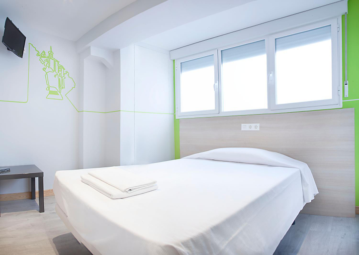 Bedroom 3, Pension Herradores, Soria