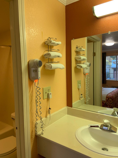 Others 4, Budget Motel, Santa Clara