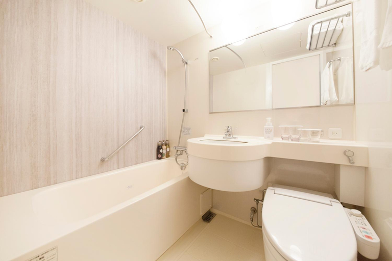Bathroom 11