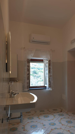 Bathroom 2, Filu Rooms Paradise Tower, Salerno