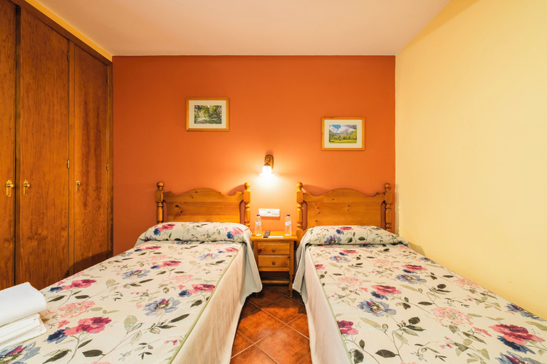 Bedroom 3, HOSTAL PAÑART, Huesca