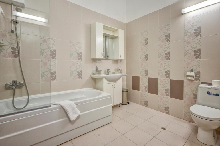Bathroom 4, Continental Apartments, Varna