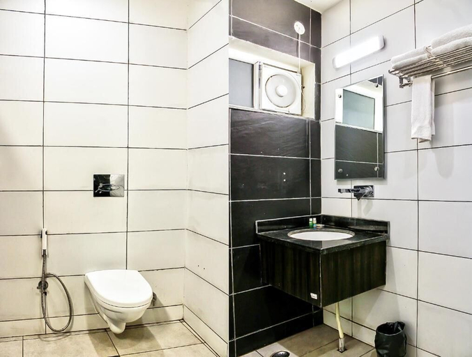 Bathroom 4, Hotel Hill View, Dehradun