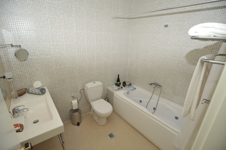 Bathroom 4, Xenios Possidi Paradise Hotel, Central Macedonia