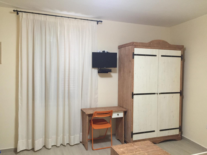 Others 2, Le Quattro Stagioni, Caserta
