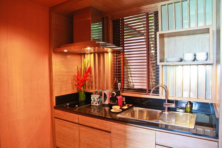 Dining Room 10