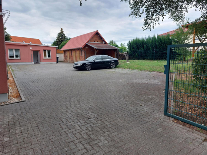 Others 5, Gastehaus Heinrich Heine Schule, Saalekreis