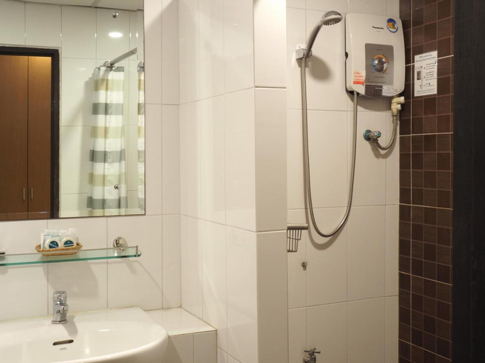 Bathroom 9