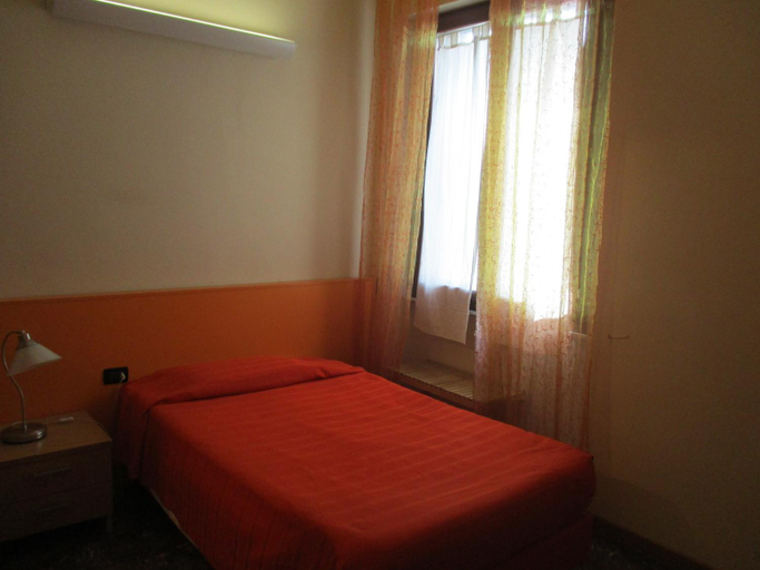 Bedroom 2, Affittacamere ACCASA, Prato