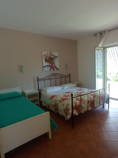 Others 2, B&B Le Rose, Salerno