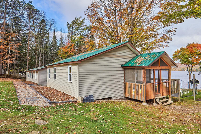 Others 4, Dayspring Cottages, Parry Sound