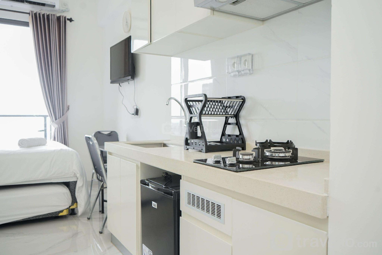 Others 5, Cozy and Nice Studio at Sky House BSD By Travelio, South Tangerang