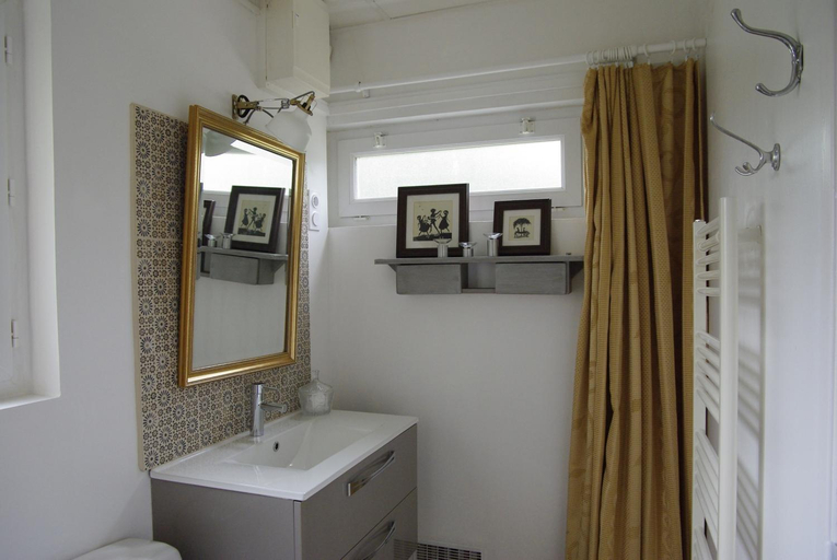 Bathroom 2, Gite De La Tulipe, Loire-Atlantique