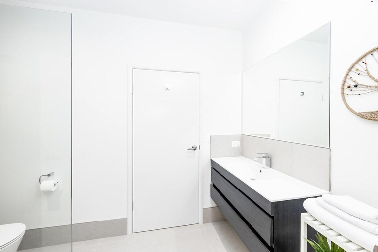 Bathroom 4, Treetops Retreat, Cairns