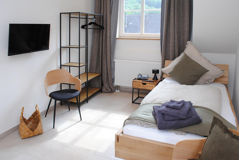 Bedroom 9