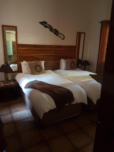 Bedroom 3, Oppi Rotse Guesthouse, Umkhanyakude