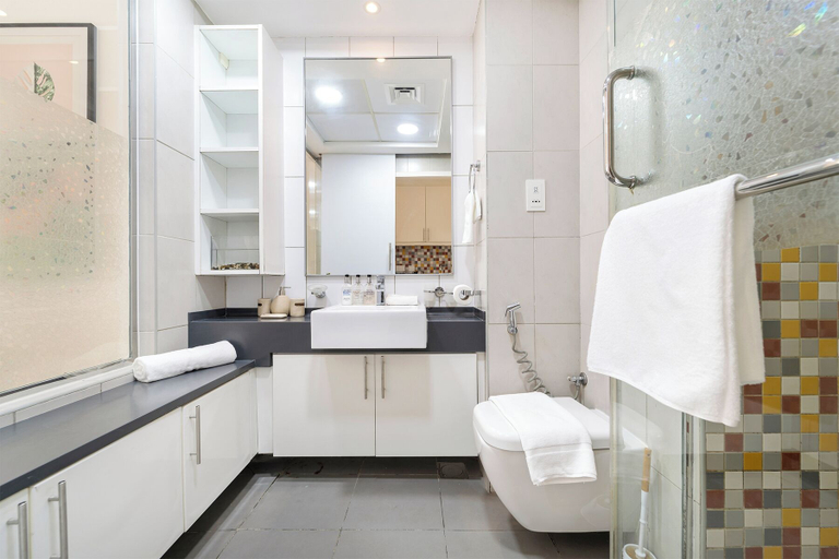 Bathroom, ST 419 Palm Views West, Dubai
