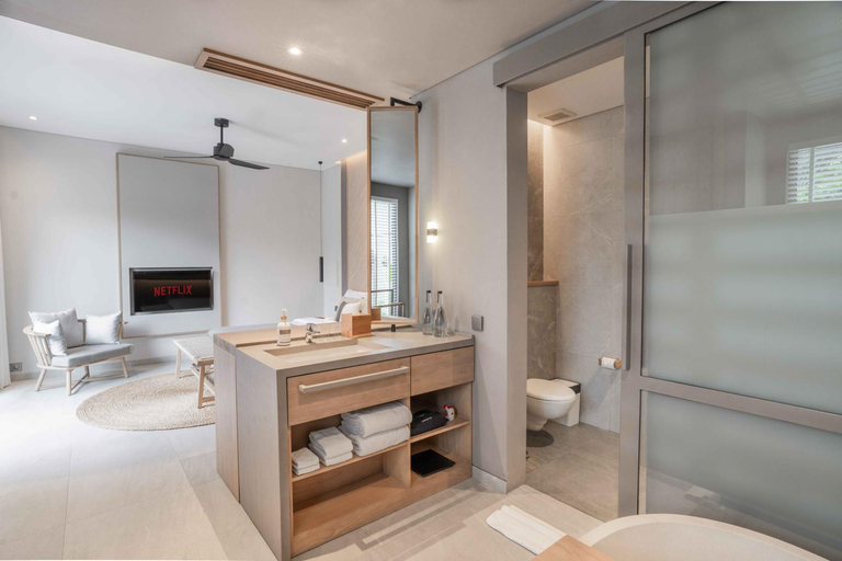 Bathroom 11