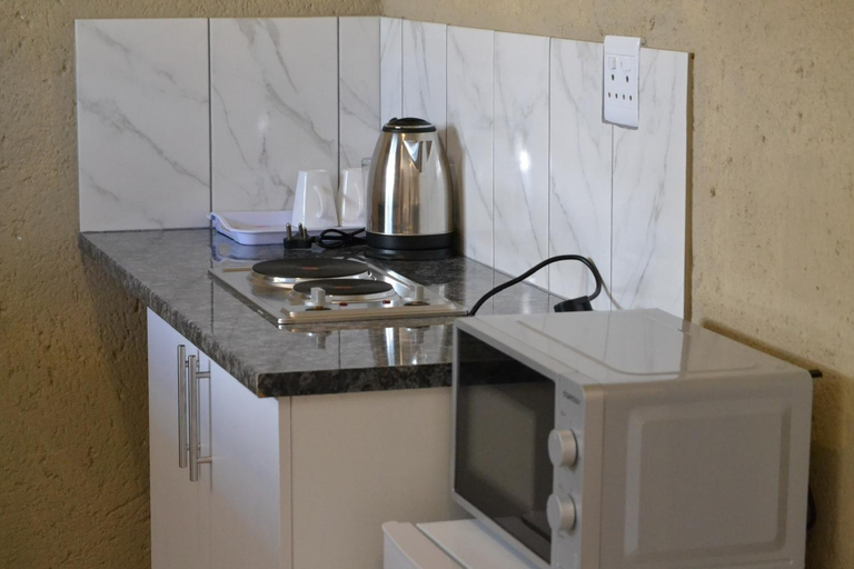 Others 4, Unit G Guest House, Capricorn