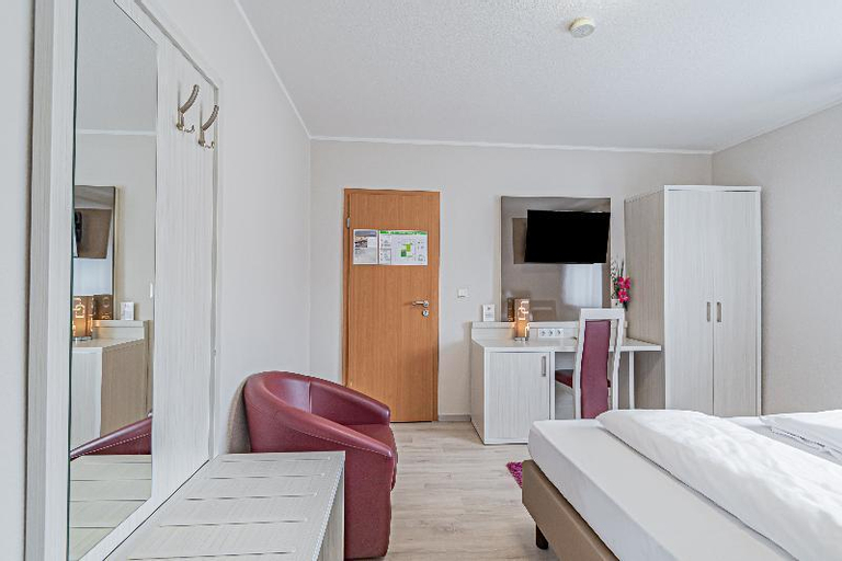 Bedroom 13