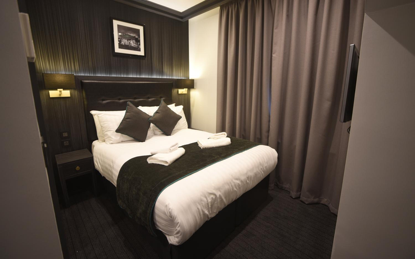 Bedroom 2, The Pack And Carriage London, London