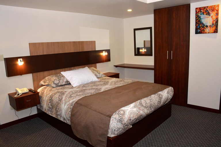 Others 2, Los Angeles Stay Inn, Quito