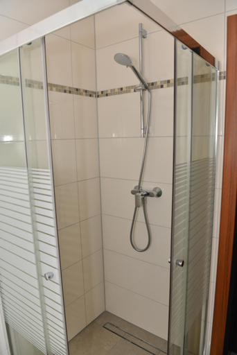 Bathroom 5, Hotel Hausen Obertshausen Frankfurt, Offenbach