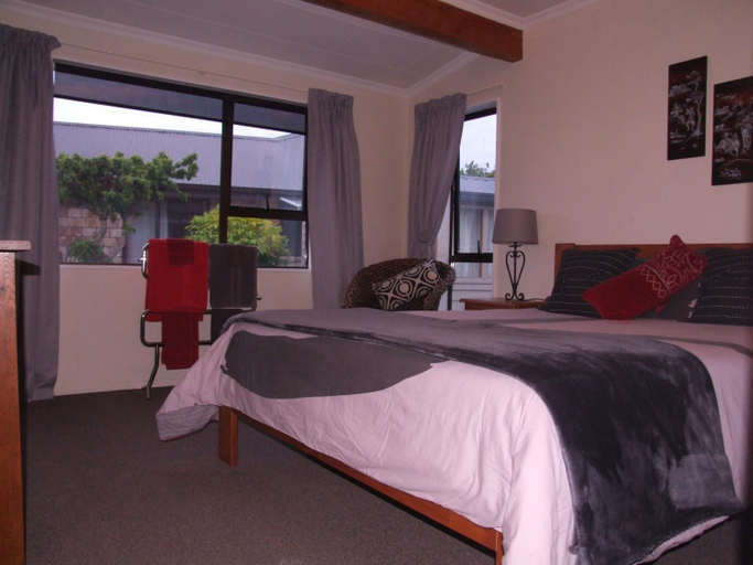 Others 2, Annie's BnB at 7C, Marlborough