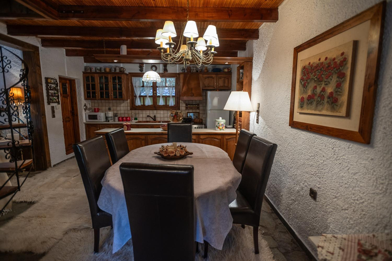 Food & Drinks 4, RiverHome, Central Greece