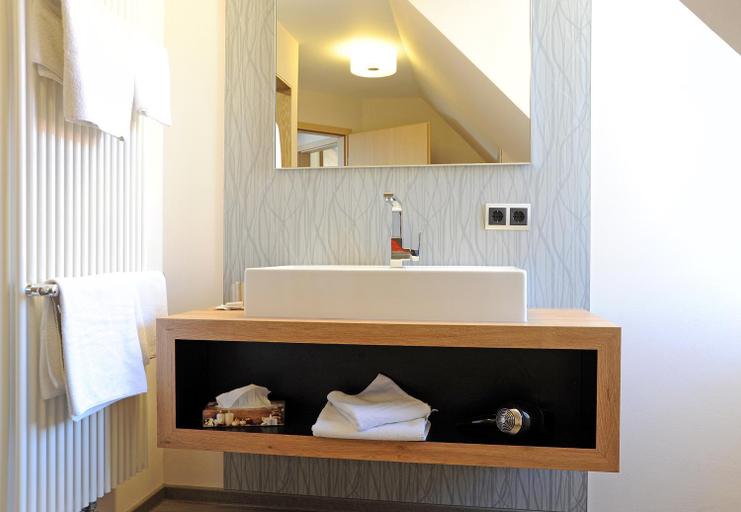 Bathroom 5, Landgasthof Zum Schwarzen Adler, Neustadt an der Aisch-Bad Windsheim