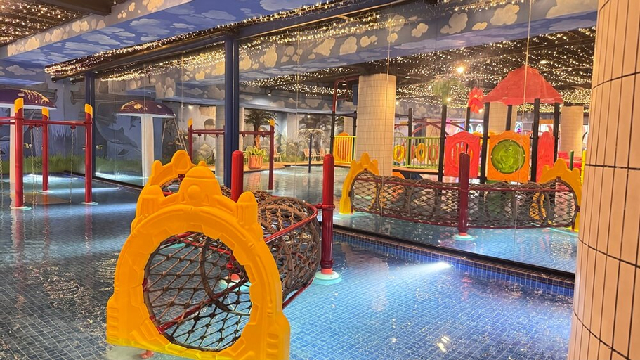 Yellow Bee Resort Cililitan, East Jakarta
