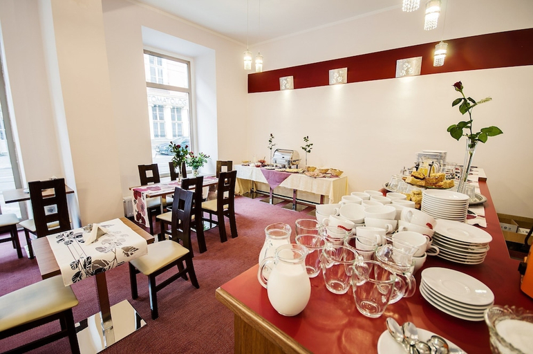 Food & Drinks 3, ABELLA SUITES APARTMENTS BY ARTERY HOTELS, Kraków City