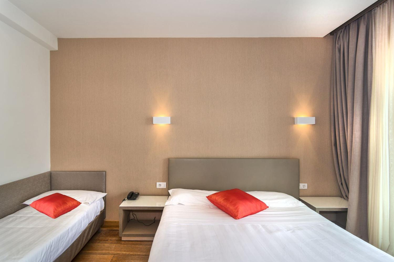 Bedroom 3, Hotel Bracciotti, Lucca