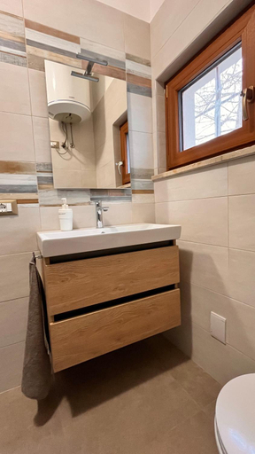 Bathroom 2, Casa Meda Girasole, Verona
