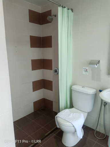 Bathroom 4, Salim Inn, Sibu