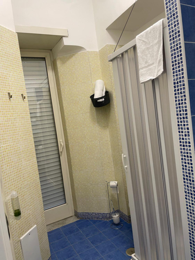 Bathroom 5, B&b Grillo, Salerno