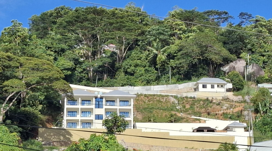 Exterior & Views 2, Tropical Secrets Holiday Apartments