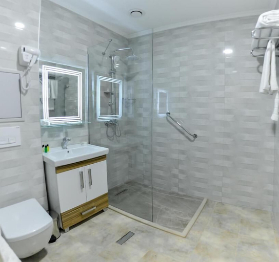 Bathroom 5, Ammar Grand Hotel, Baku