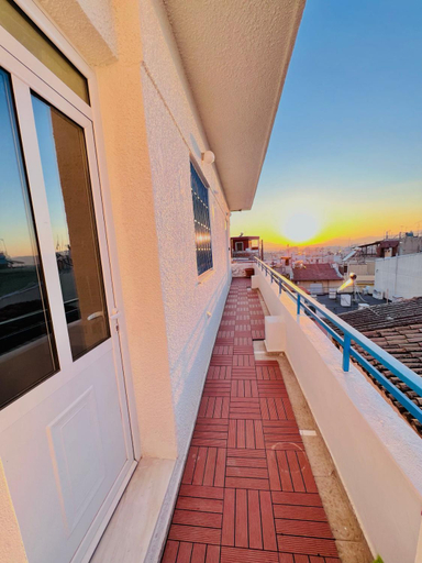 Others 3, sky inn with wonderful Acropolis view in Neos kosmos, Attica