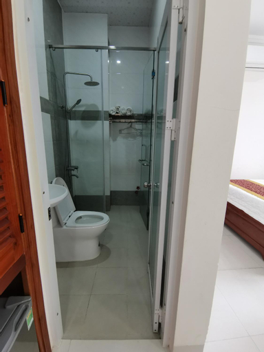 Bathroom 8