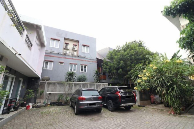 Exterior 16