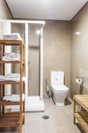 Bathroom 4, Mola Suites, Madrid