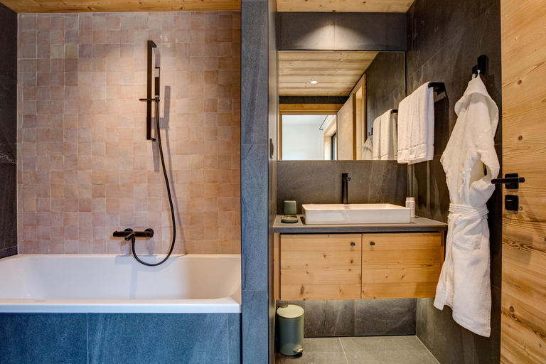 Bathroom 2, Le Chalet Mont Blanc, Haute-Savoie