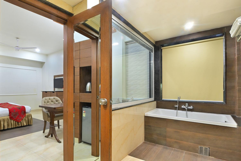 Bathroom 16