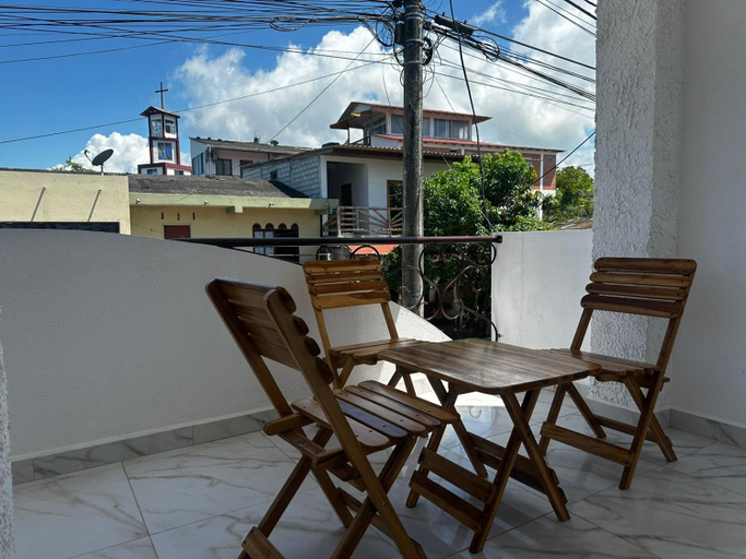 Others 4, Casa Palmamar, Santa Elena