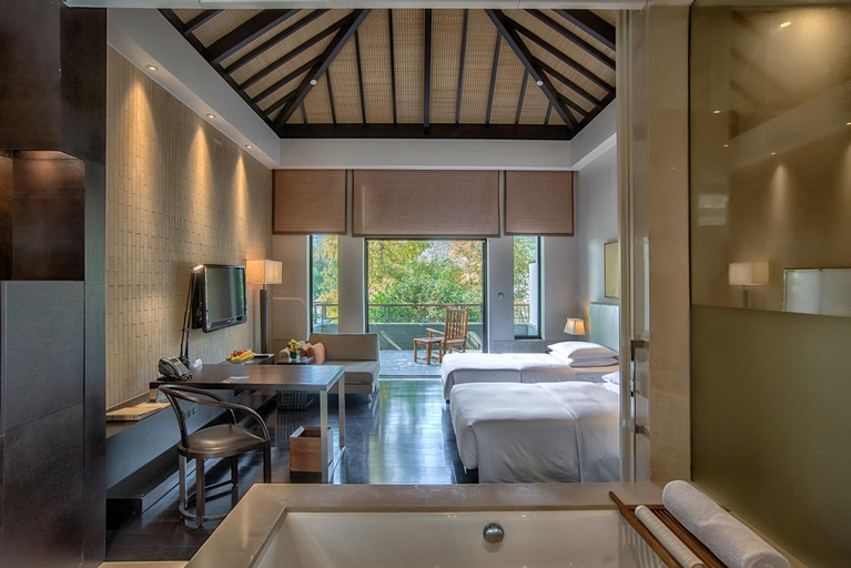 Bathroom 12